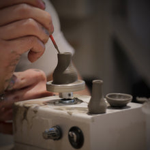 Load image into Gallery viewer, Mini Wheel Throwing Machine 迷你拉坯機